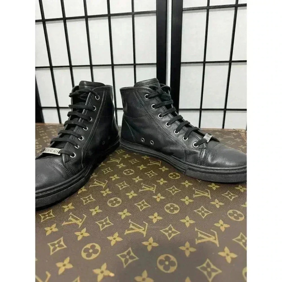 Gucci Logo Black Leather High Tops - Picture 6 of 10